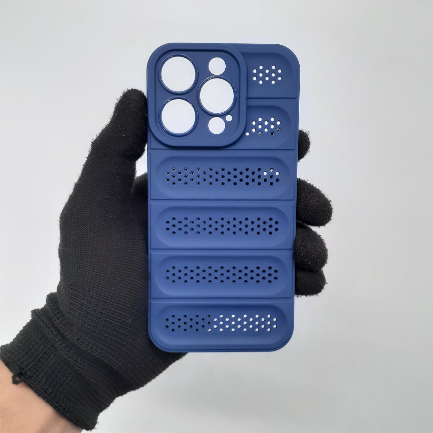 iPhone 15 Pro Cooling Case: Strong TPU Material, Enhanced Heat Dissipation, Protective Cover