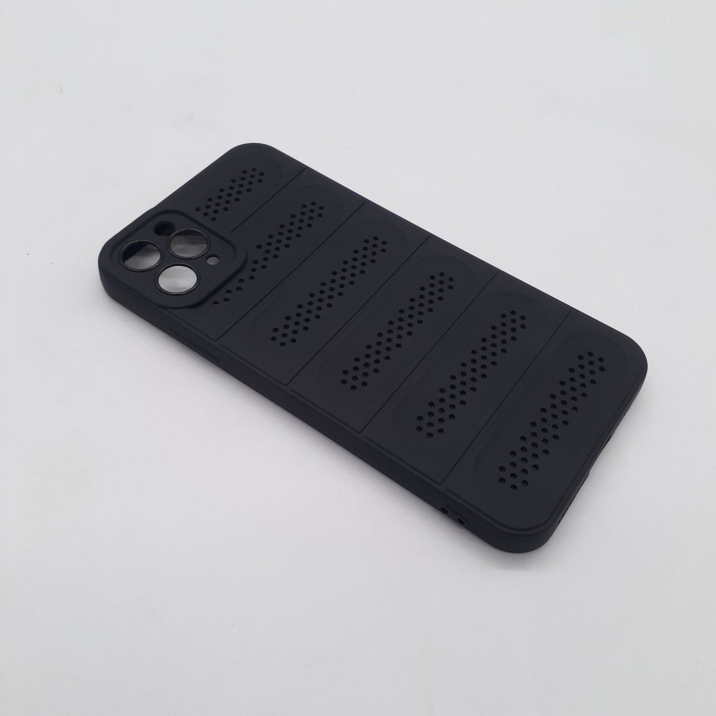 iPhone 11 Pro Max Protective Case: Strong TPU, Shockproof, and Breathable Heat Dissipation Cover