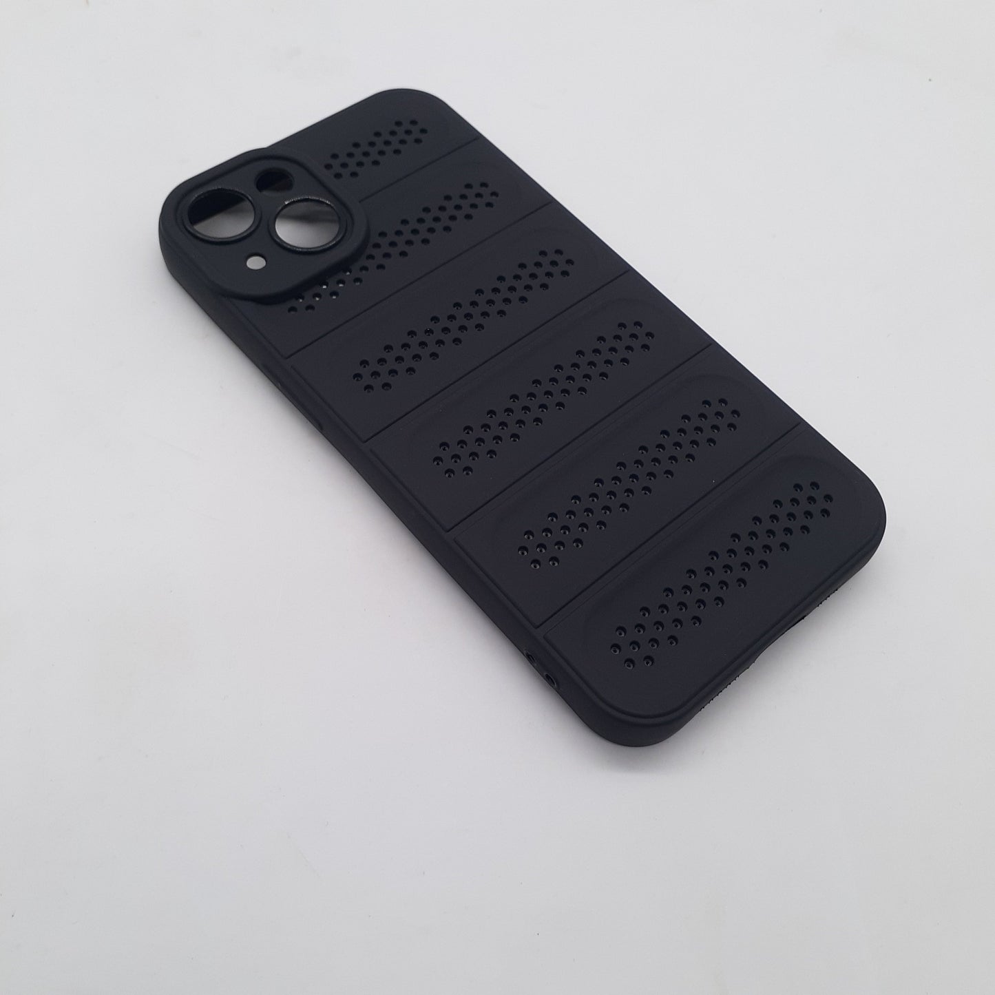 iPhone 13 Ultra-Thin Heat Dissipation Case, Strong TPU Shockproof Protective Cover, Magnetic Feature, Frosted Finish